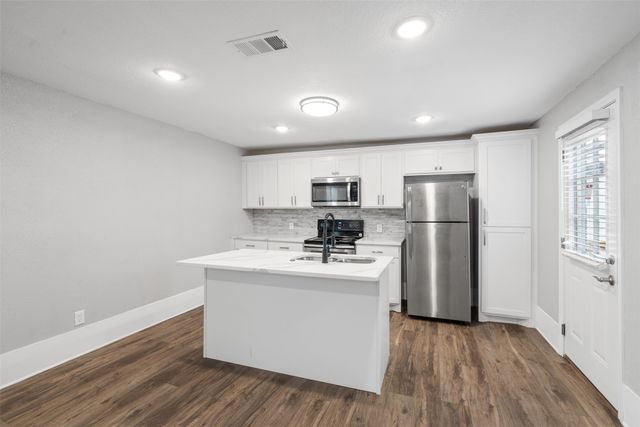 103 May Avenue, Cleburne, TX 76031