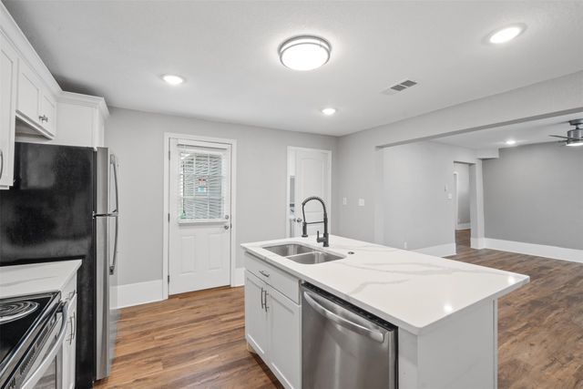103 May Avenue, Cleburne, TX 76031