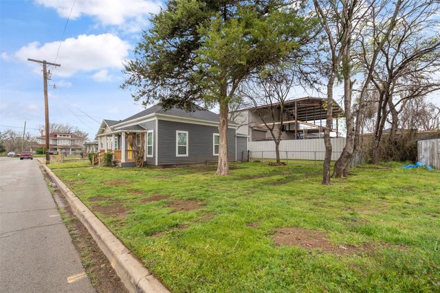 103 May Avenue, Cleburne, TX 76031