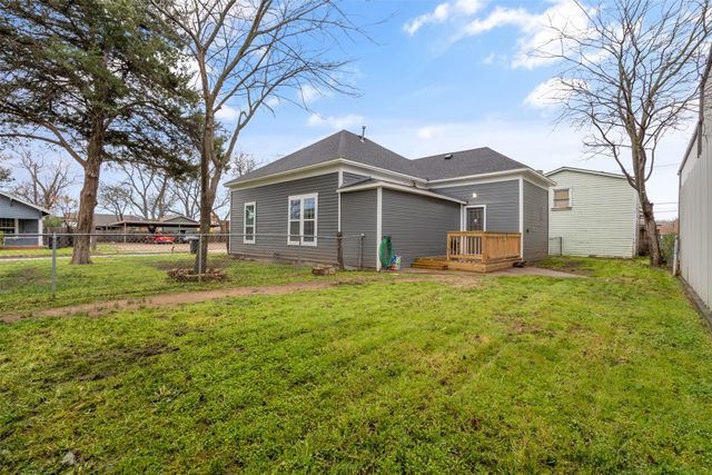 103 May Avenue, Cleburne, TX 76031