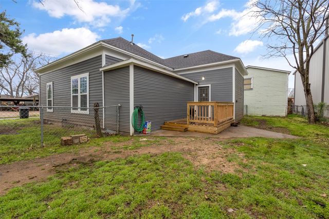 103 May Avenue, Cleburne, TX 76031