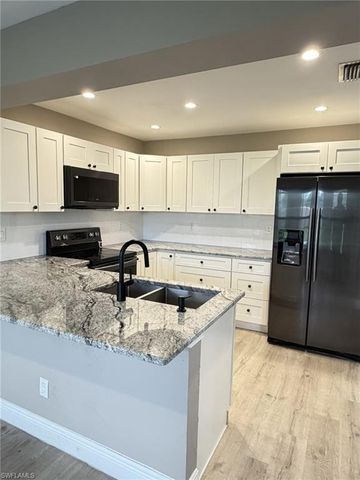 4140 SW 6th PL, Cape Coral, FL 33914