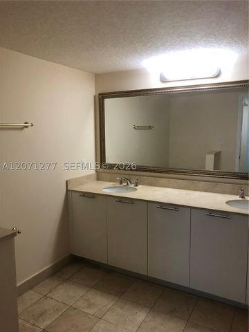 1800 N Bayshore Dr 814, Miami, FL 33132