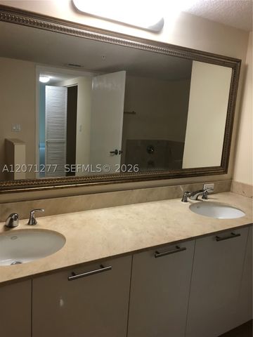 1800 N Bayshore Dr 814, Miami, FL 33132