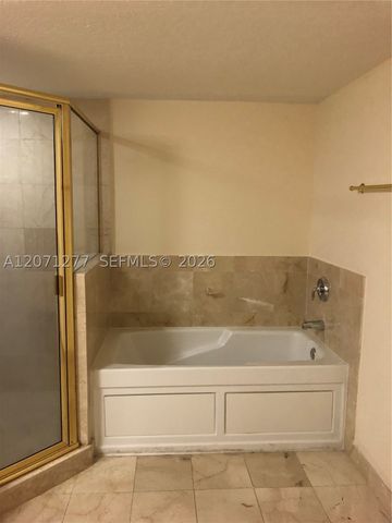 1800 N Bayshore Dr 814, Miami, FL 33132