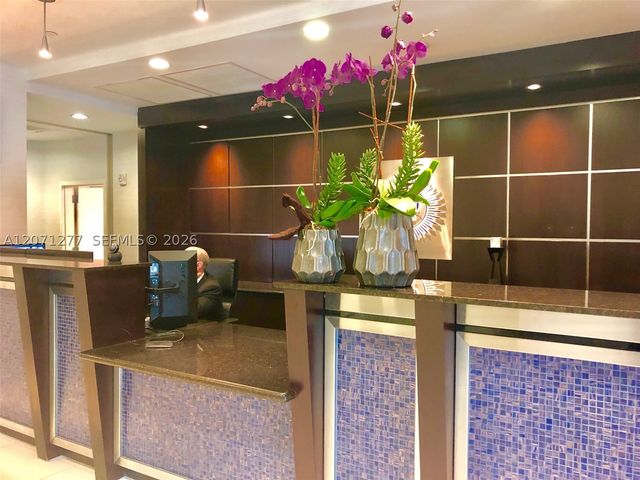 1800 N Bayshore Dr 814, Miami, FL 33132