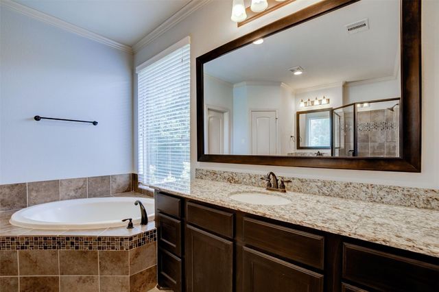 30 Daffodil Meadow Place, Tomball, TX 77375