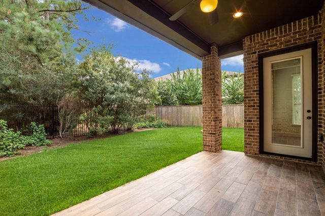 30 Daffodil Meadow Place, Tomball, TX 77375