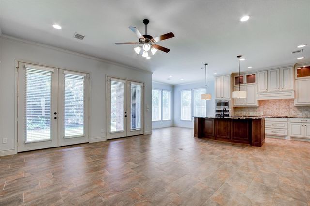 30 Daffodil Meadow Place, Tomball, TX 77375