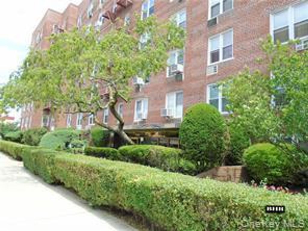 2265 Gerritsen Avenue 1R, Brooklyn, NY 11229