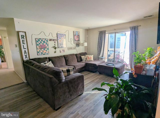 409 SILVIA ST, Ewing, NJ 08628