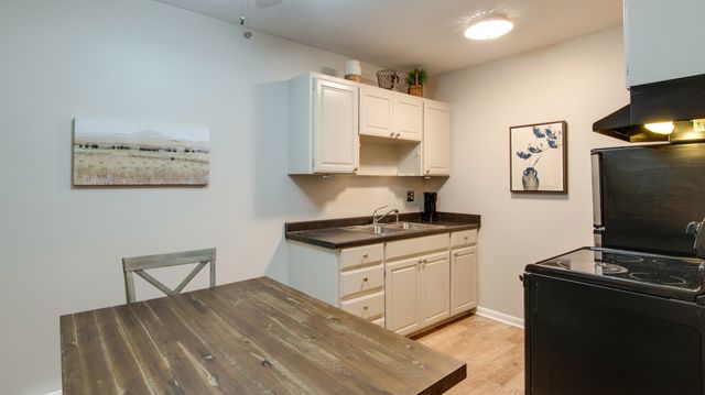 3600 Hillsboro Pike Apt D1, Nashville, TN 37215