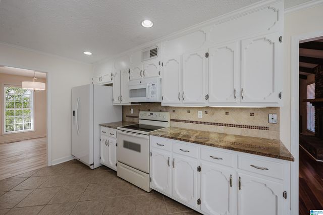 1828 JACOBS LANE, Vestavia Hills, AL 35216