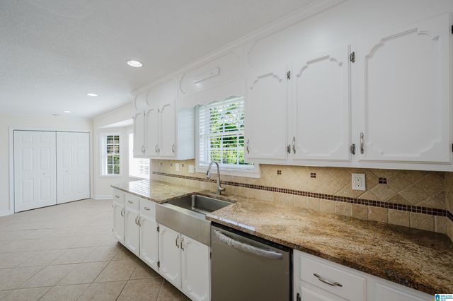 1828 JACOBS LANE, Vestavia Hills, AL 35216