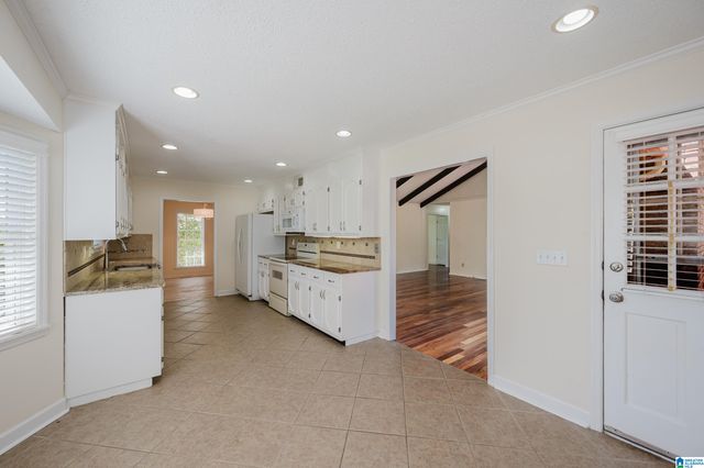 1828 JACOBS LANE, Vestavia Hills, AL 35216