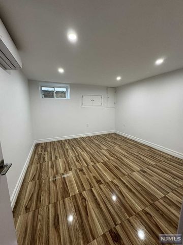 118 Sunset Lane, Tenafly, NJ 07670