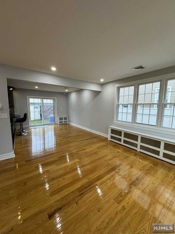118 Sunset Lane, Tenafly, NJ 07670