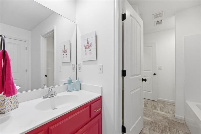 11606 W 157th Terrace, Overland Park, KS 66221