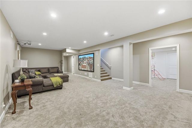 11606 W 157th Terrace, Overland Park, KS 66221