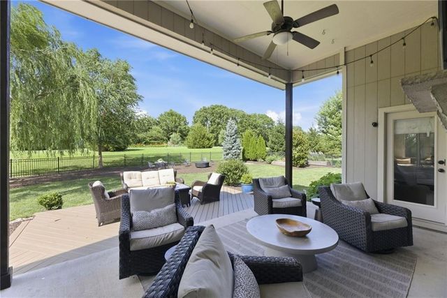 11606 W 157th Terrace, Overland Park, KS 66221