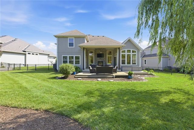 11606 W 157th Terrace, Overland Park, KS 66221