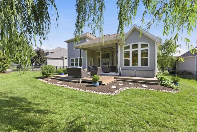 11606 W 157th Terrace, Overland Park, KS 66221