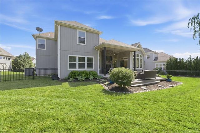 11606 W 157th Terrace, Overland Park, KS 66221