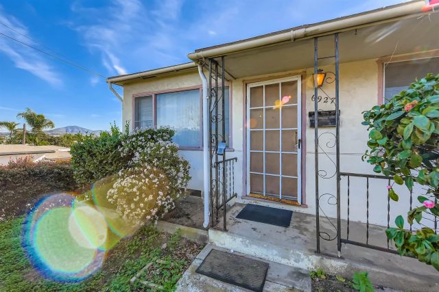 6927 Waite Dr, La Mesa, CA 91941