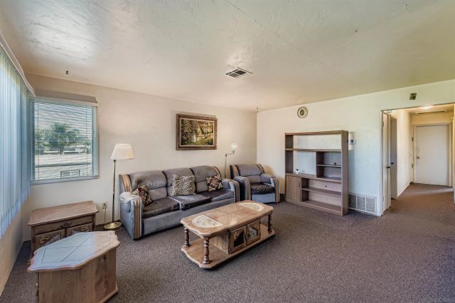 6927 Waite Dr, La Mesa, CA 91941