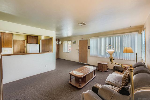 6927 Waite Dr, La Mesa, CA 91941