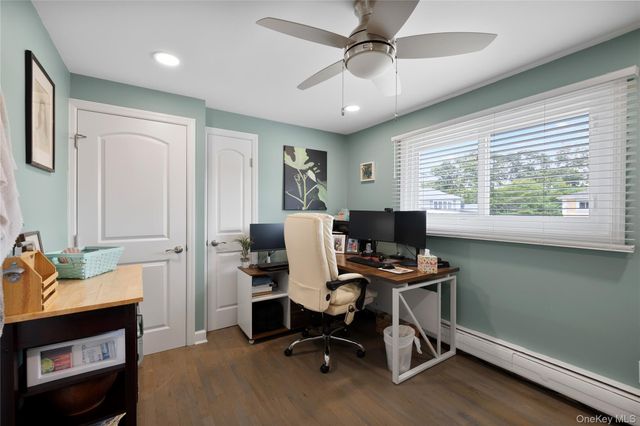 22 Marilyn Court, West Babylon, NY 11704