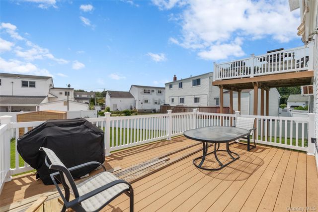 22 Marilyn Court, West Babylon, NY 11704