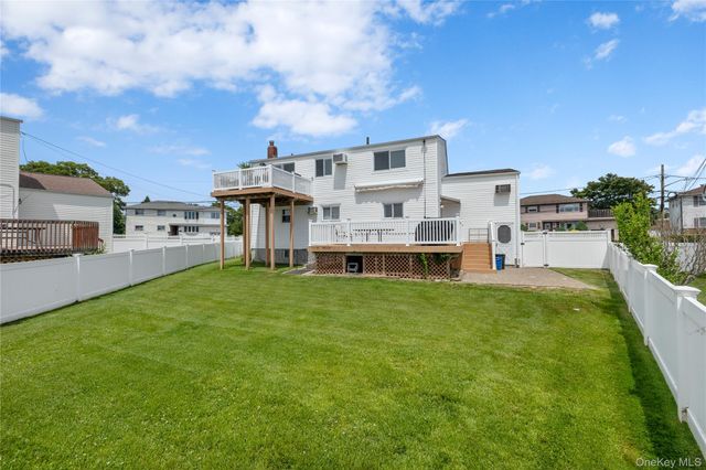 22 Marilyn Court, West Babylon, NY 11704