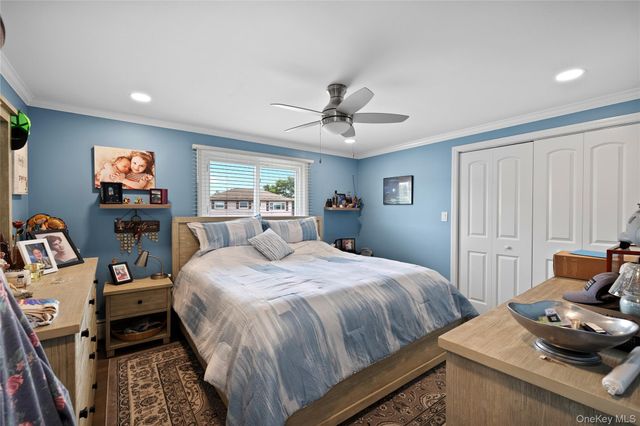 22 Marilyn Court, West Babylon, NY 11704