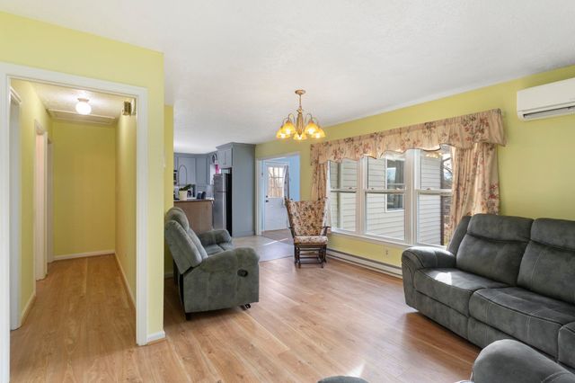 8086 CRAUN DR, Grottoes, VA 24441