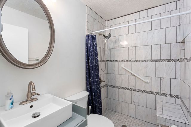 8086 CRAUN DR, Grottoes, VA 24441