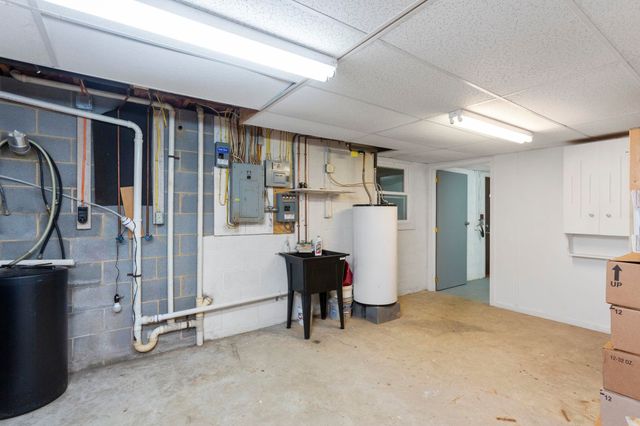 8086 CRAUN DR, Grottoes, VA 24441