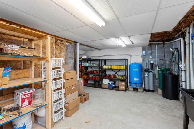 8086 CRAUN DR, Grottoes, VA 24441