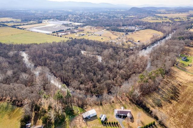 8086 CRAUN DR, Grottoes, VA 24441