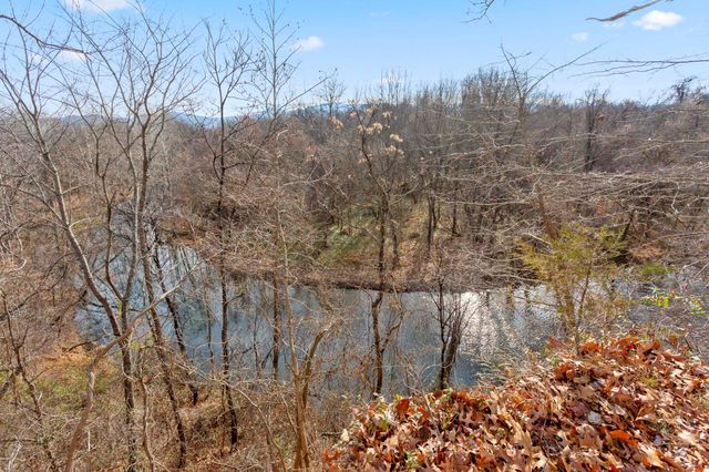 8086 CRAUN DR, Grottoes, VA 24441