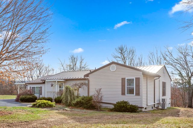 8086 CRAUN DR, Grottoes, VA 24441