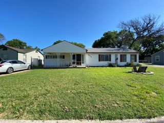 6812 Lakeside Drive, Lake Worth, TX 76135