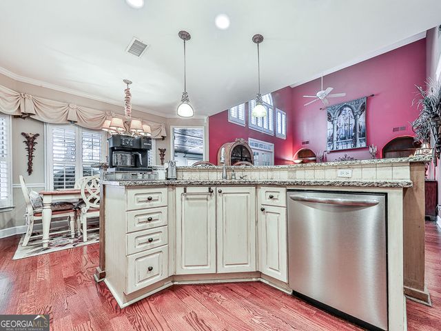 7027 Hunters Ridge, Woodstock, GA 30189