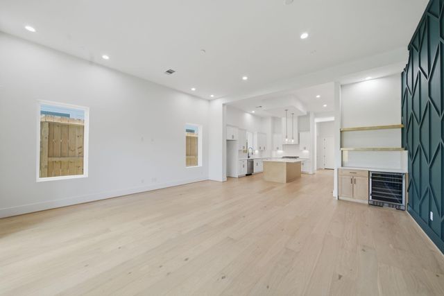 815 W 18th Street, Houston, TX 77008