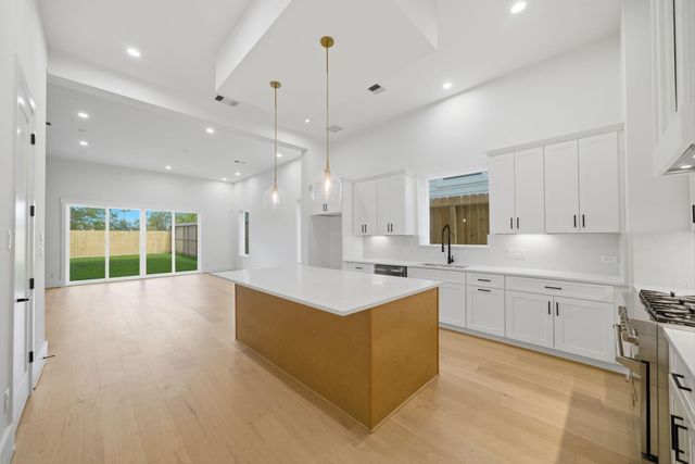 815 W 18th Street, Houston, TX 77008