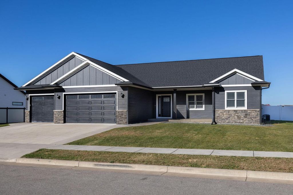 1132 Bridger DRIVE, Holmen, WI 54636