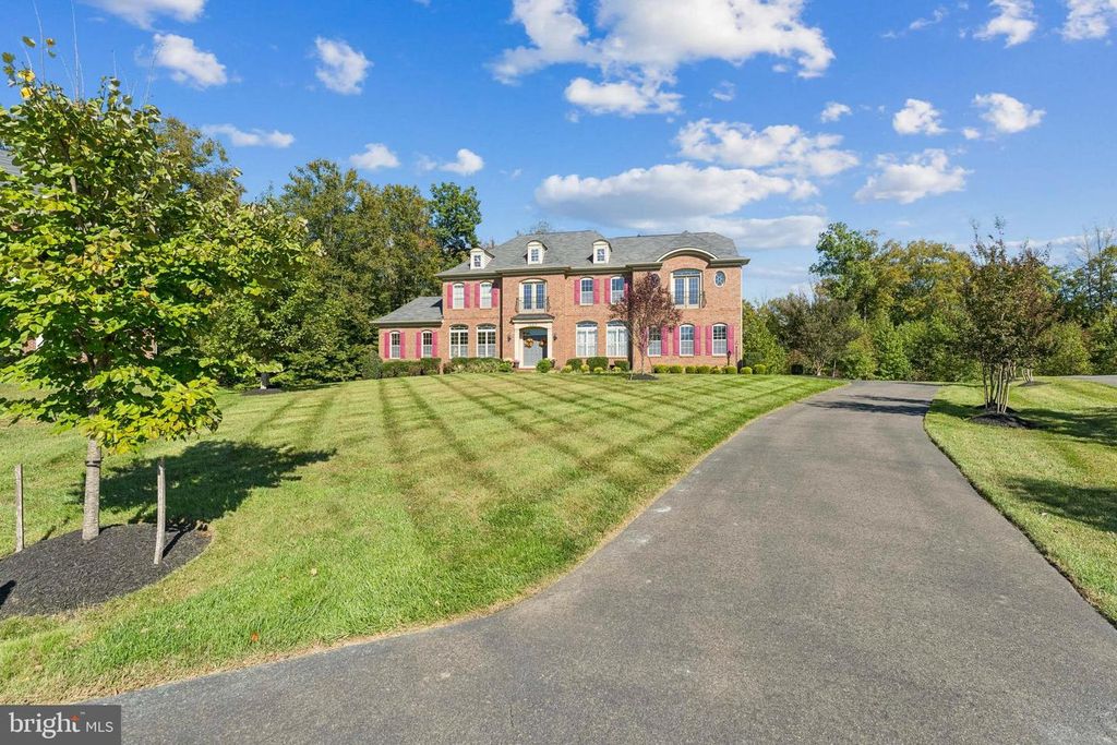 Image 2 of property listing at 14413 DERBY RIDGE RD, Bowie, MD 20721