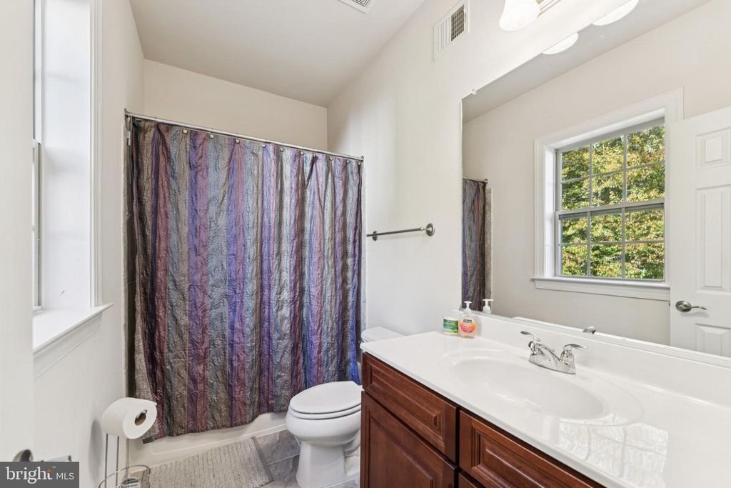 Image 37 of property listing at 14413 DERBY RIDGE RD, Bowie, MD 20721