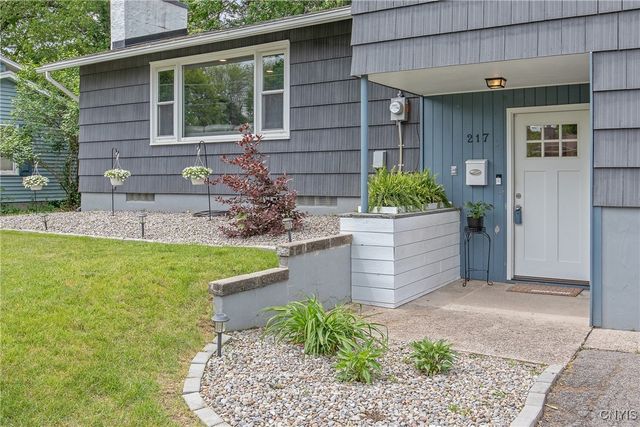 217 Park Lane, Clay, NY 13212