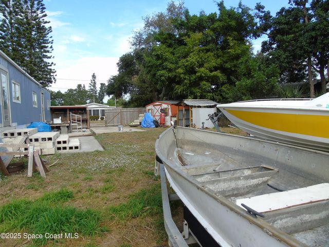 2952 Century Oaks Circle N, Malabar, FL 32950